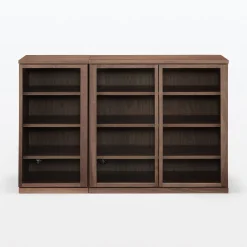 Armoire en noyer avec portes en verre