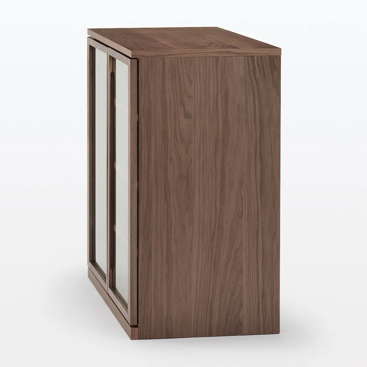 Armoire en noyer avec portes en verre
