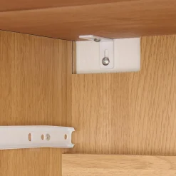 Armoire en noyer avec tiroirs