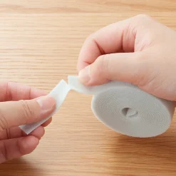 Attache câble perforé