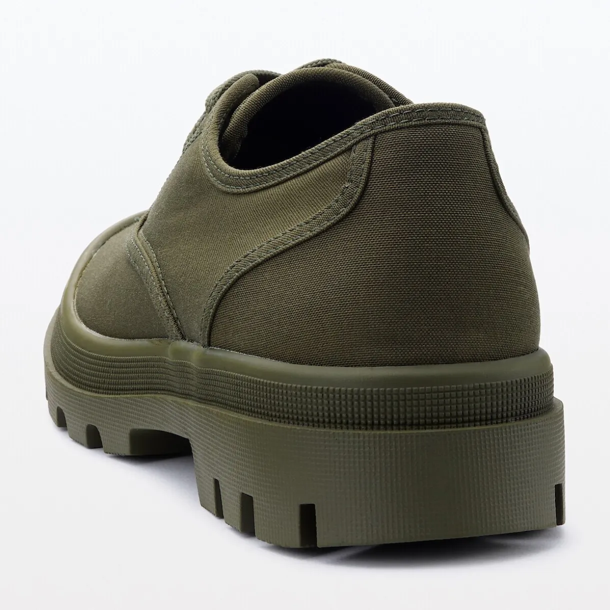 Baskets style utilitaire déperlante