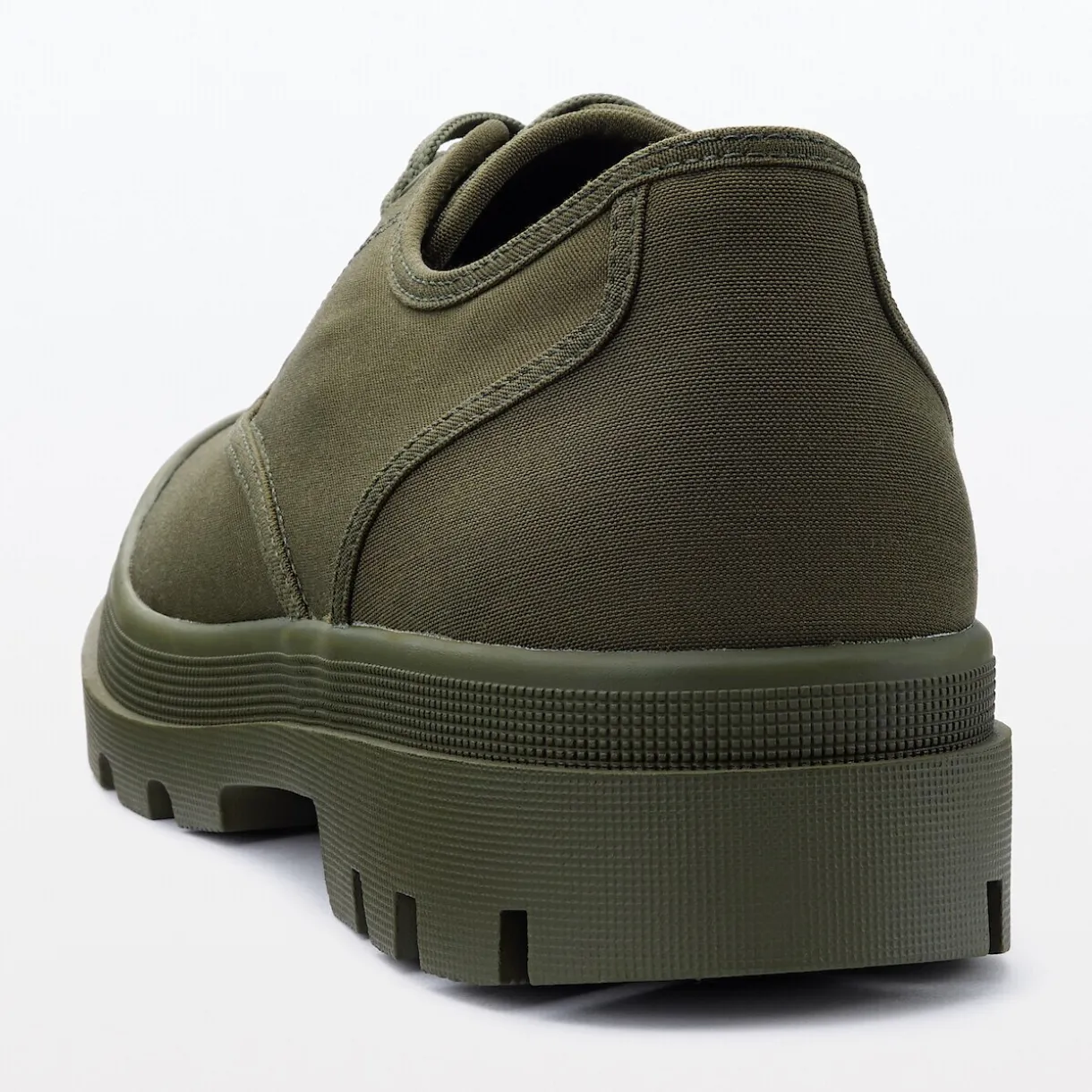 Baskets style utilitaire déperlante