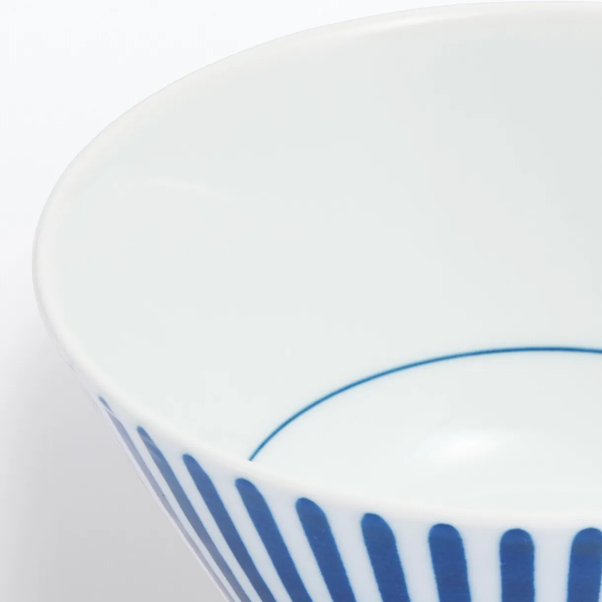 Bol à riz en porcelaine Hasami ‐ Motif rayures éventail, Petite