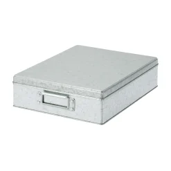 Boîte en fer blanc