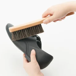 Brosse à chaussures dépoussiérante en hêtre