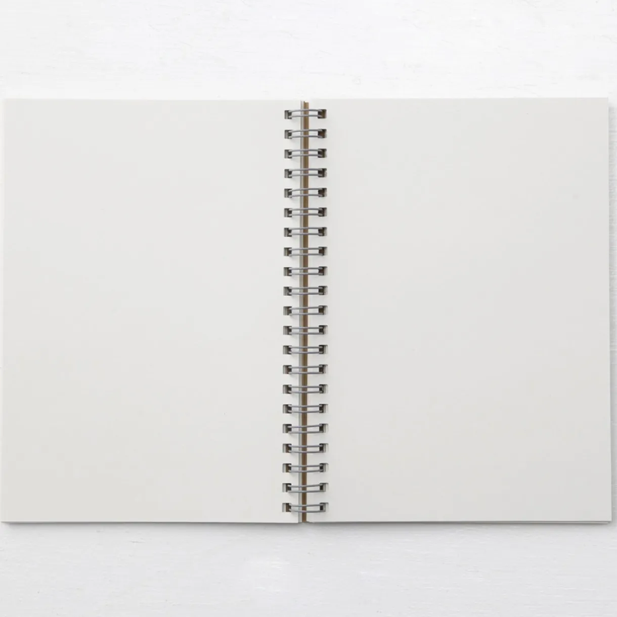 Carnet double spirale en papier recyclé format B6