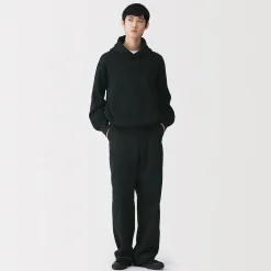 Chandail à capuchon en coton traditionnellement tricoté pour homme