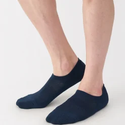 Chaussettes de sport coupe angle droit pour homme.