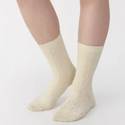 Chaussettes en maille torsadée à angle droit