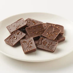 Chocolat au lait avec fourrage au caramel‐beurre salé