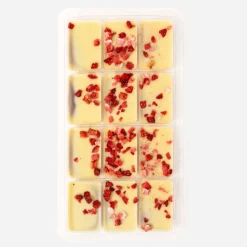 Chocolats blancs fourrés à la fraise