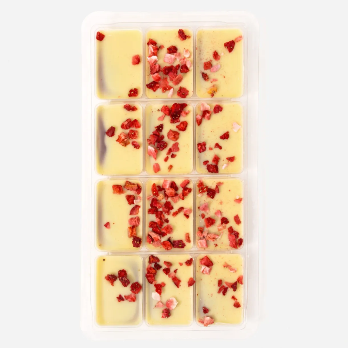 Chocolats blancs fourrés à la fraise