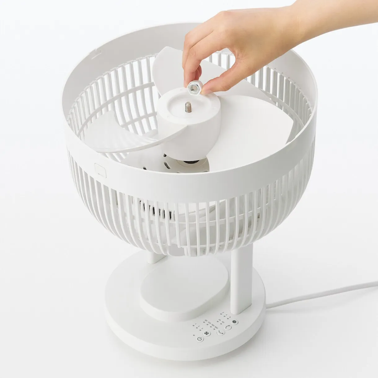 Circulateur d'air oscillant avec diffuseur d'arômes