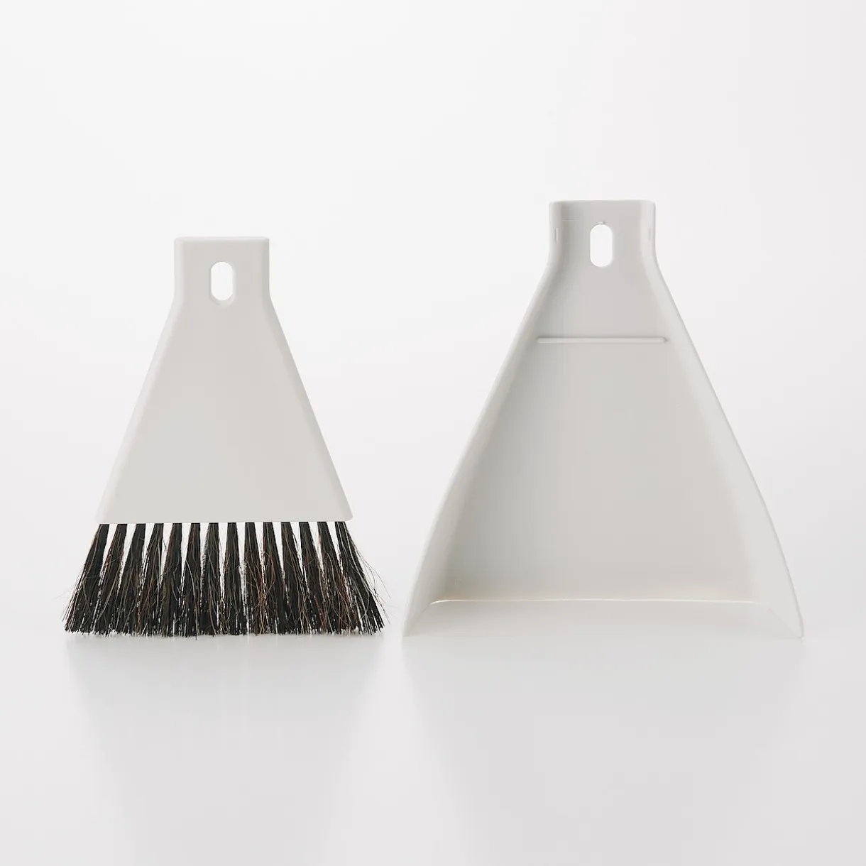 Ensemble pelle + balayette à main