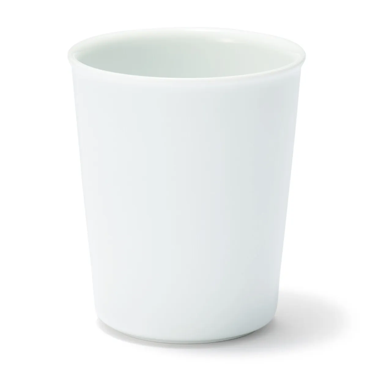 Gobelet en porcelaine blanche