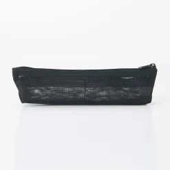 Grâce au tissu maillé