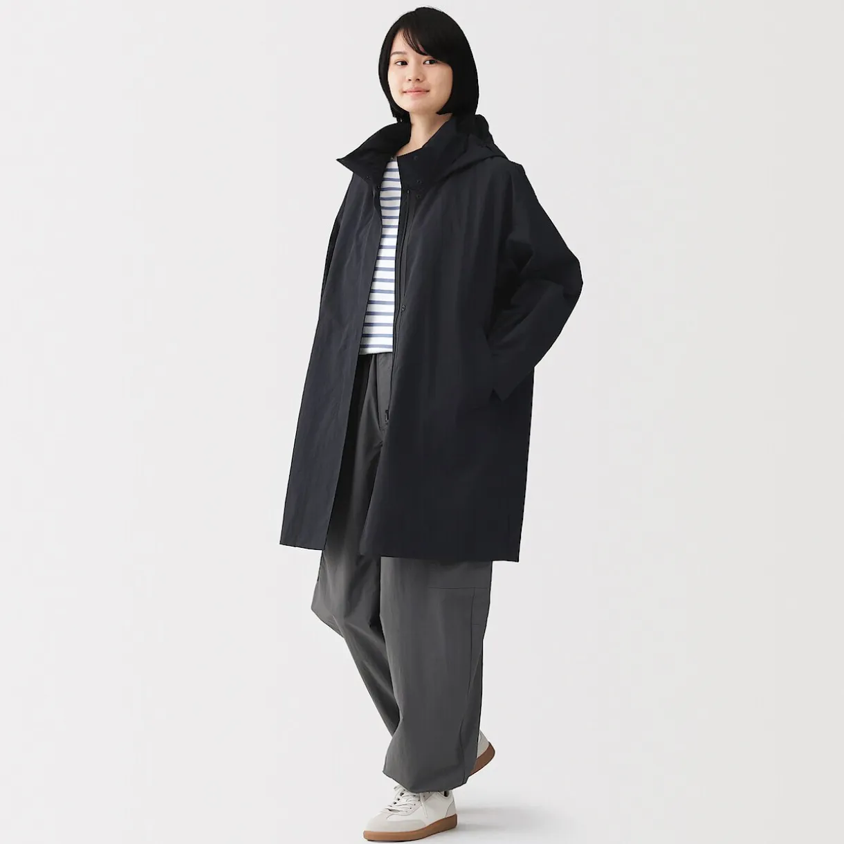 Manteau à capuche amovible déperlant pour femme