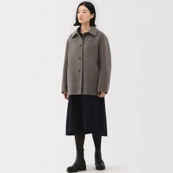 Manteau court en mélange de laine mérinos pour femme