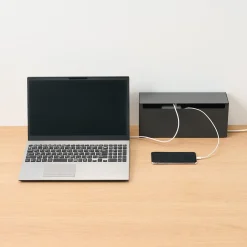 Organisateur de câbles en acier