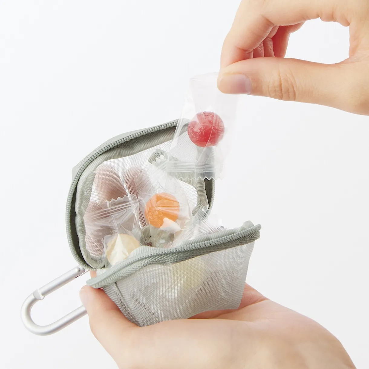 Pochette compacte en maille nylon