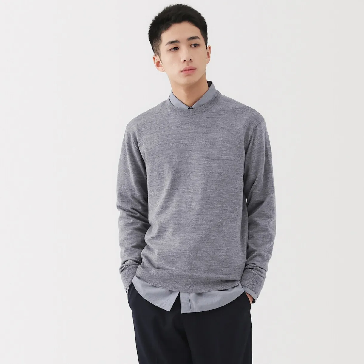 Pull à col rond en laine tricot fin pour homme