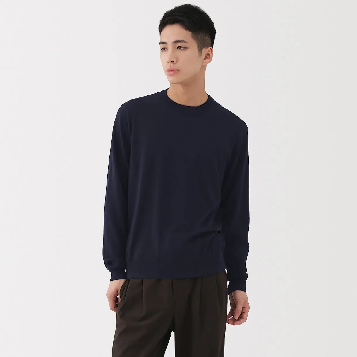 Pull à col rond en laine tricot fin pour homme