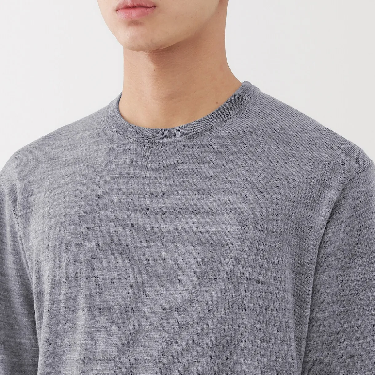 Pull à col rond en laine tricot fin pour homme