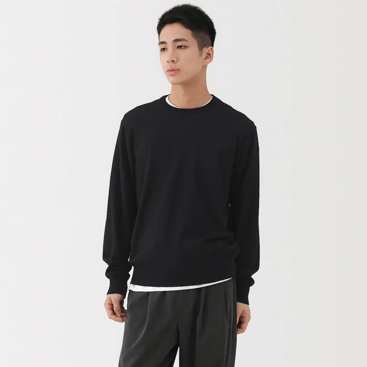 Pull à col rond en laine tricot fin pour homme