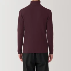 Pull en laine côtelée col roulé homme