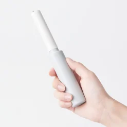 Rouleau adhésif portable