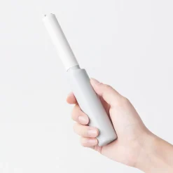 Rouleau adhésif portable