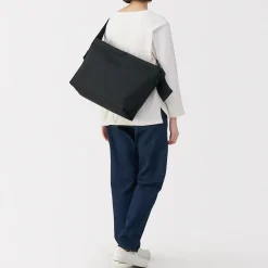 Sac à bandoulière large en polyester recyclé