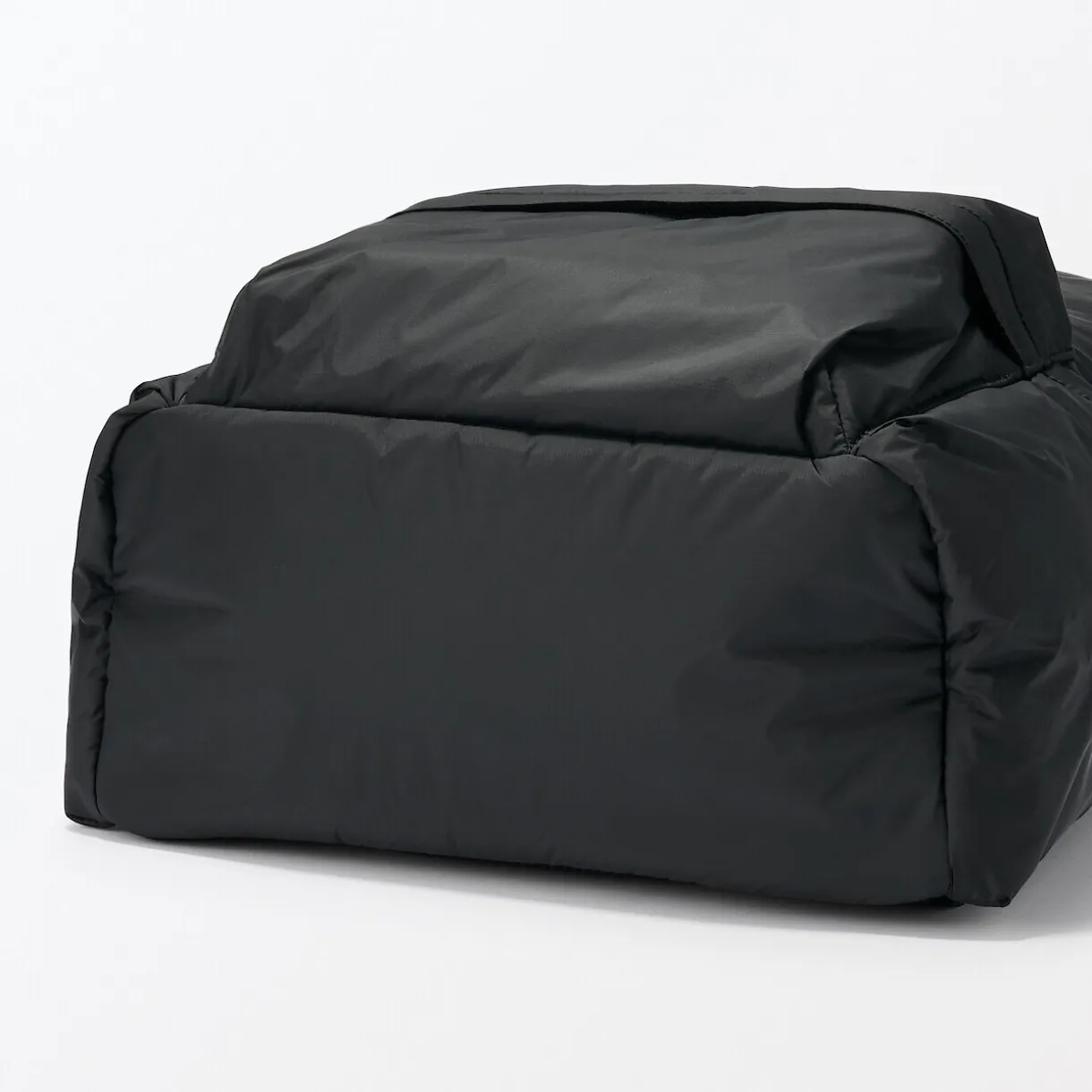 Sac à dos rembourré et déperlant en nylon recyclé