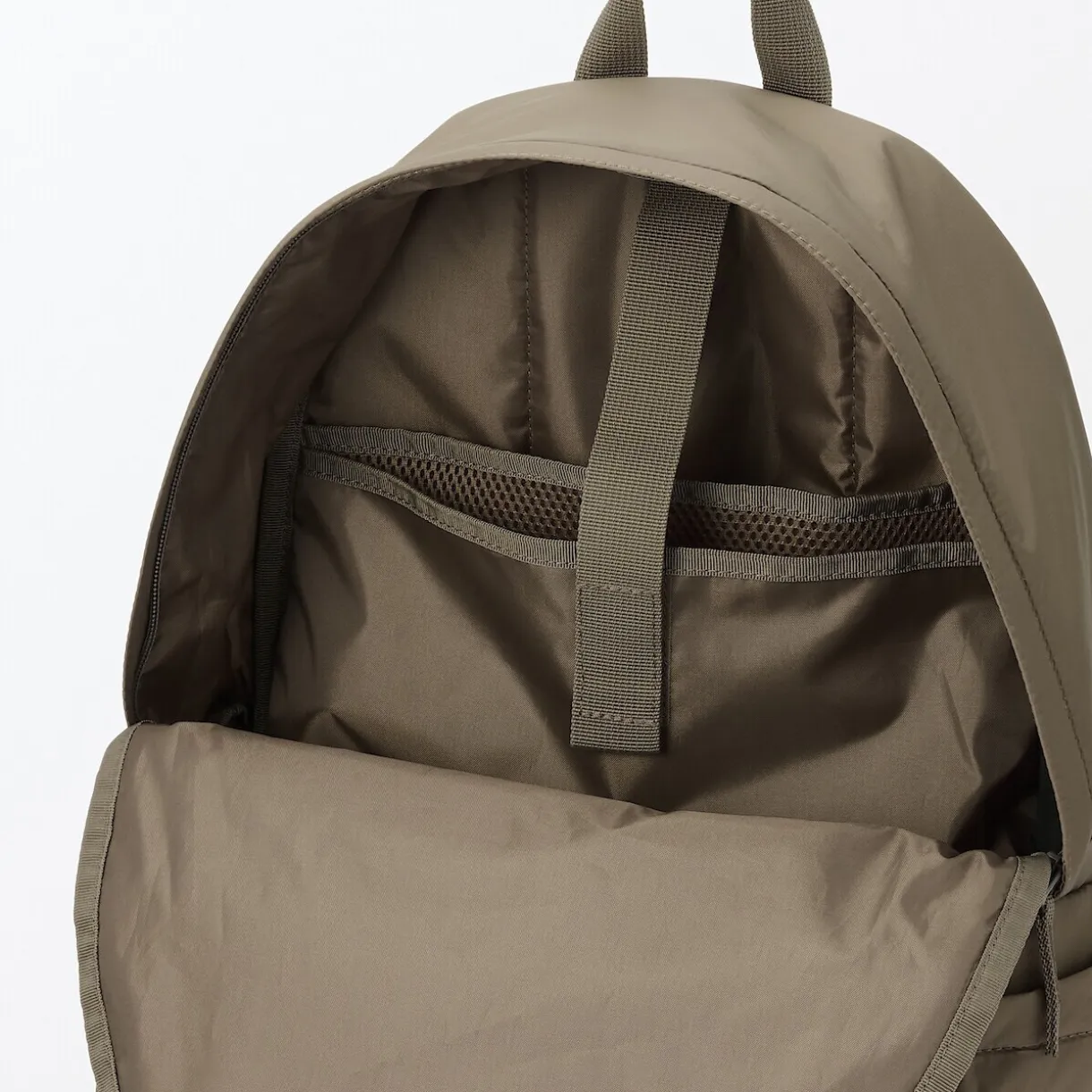 Sac à dos rembourré et déperlant en nylon recyclé