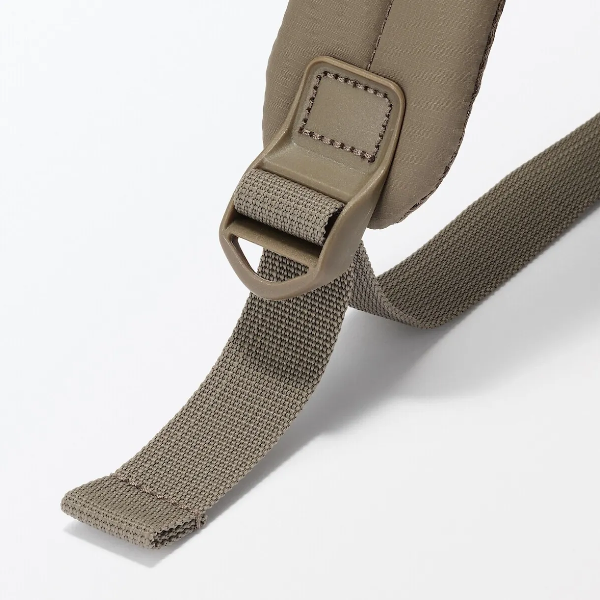 Sac à dos rembourré et déperlant en nylon recyclé