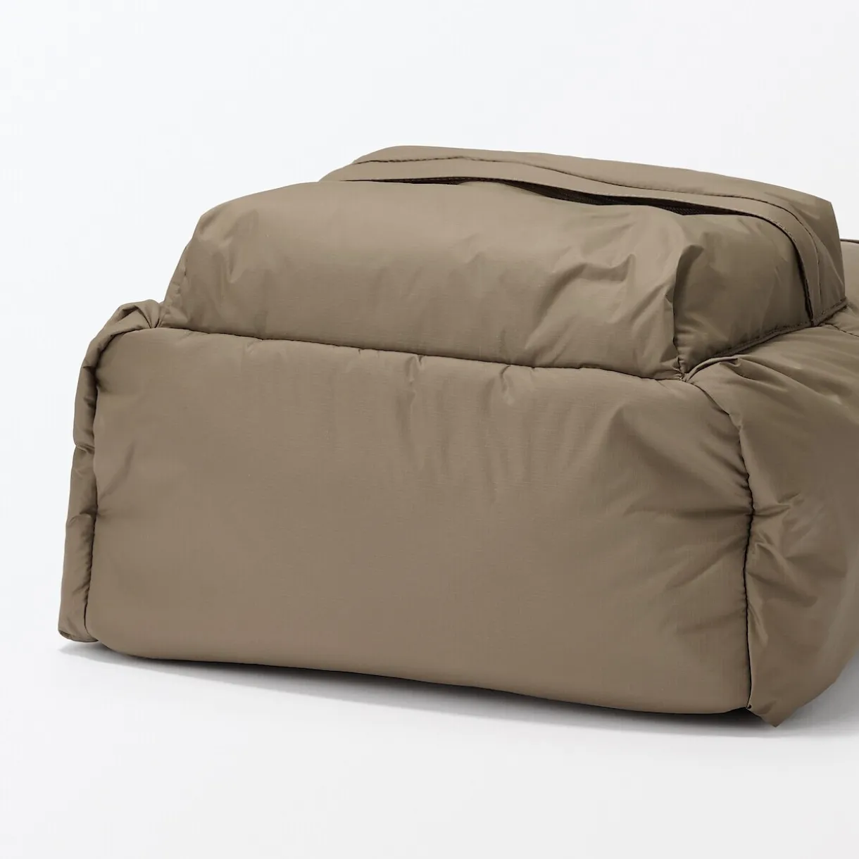 Sac à dos rembourré et déperlant en nylon recyclé