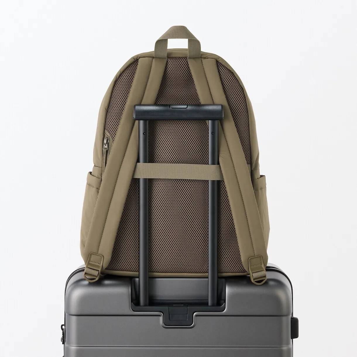 Sac à dos rembourré et déperlant en nylon recyclé