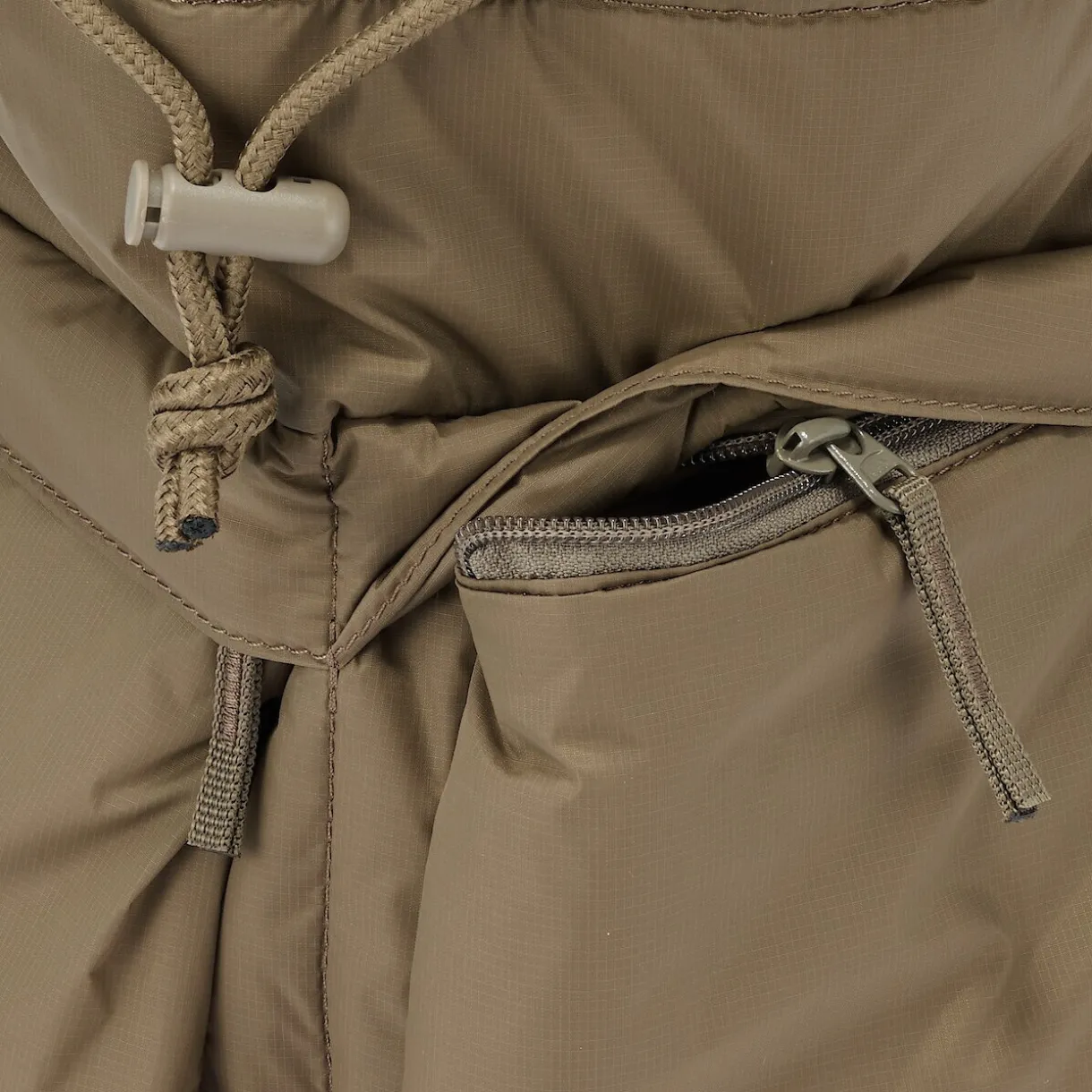 Sac seau rembourré et déperlant en nylon recyclé