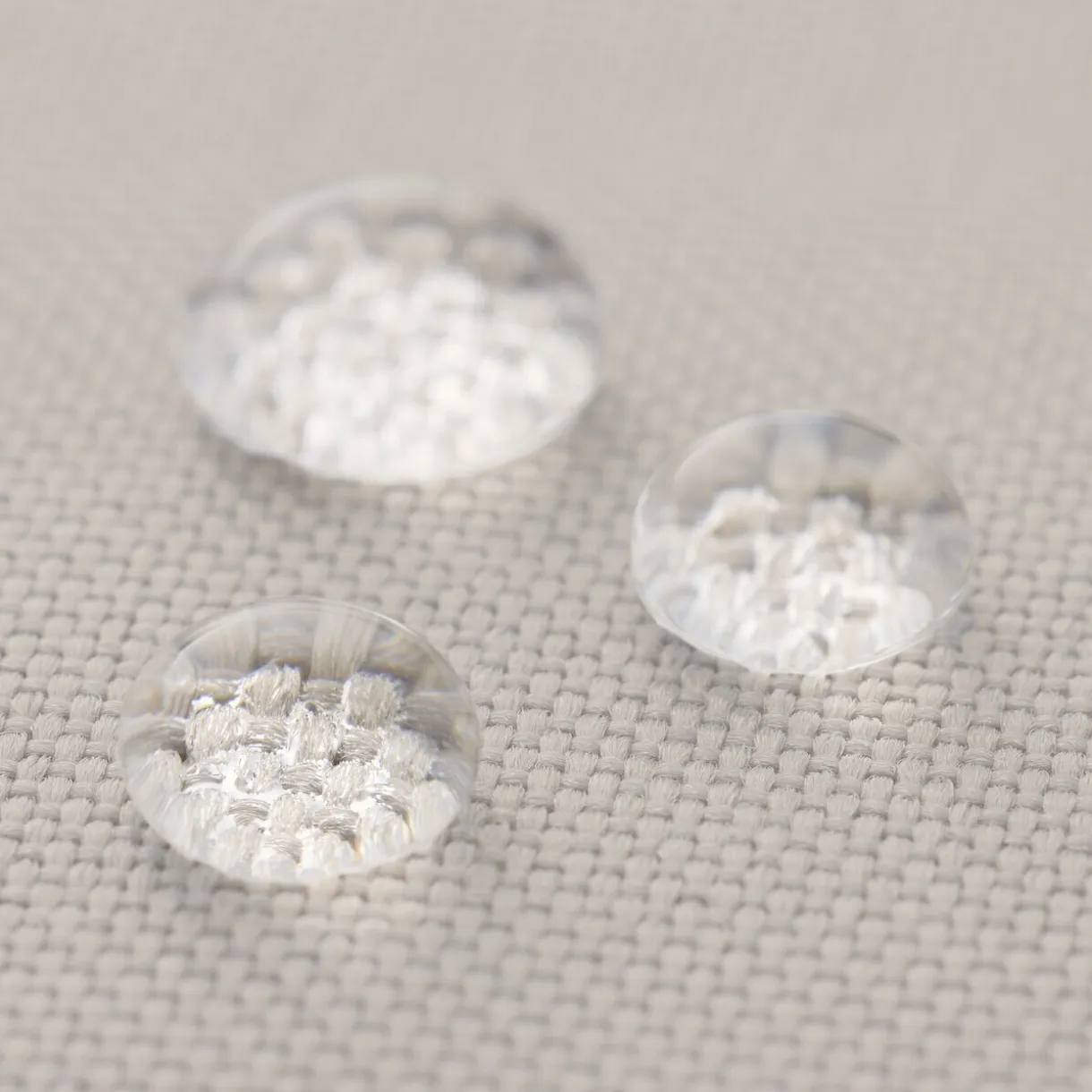 Sacoche à bandoulière déperlante détachable.