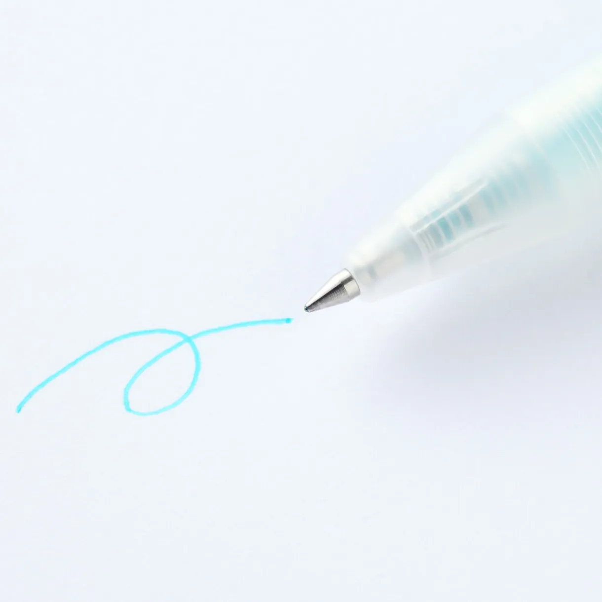 Stylo à encre gel tracé fluide 0.5 mm