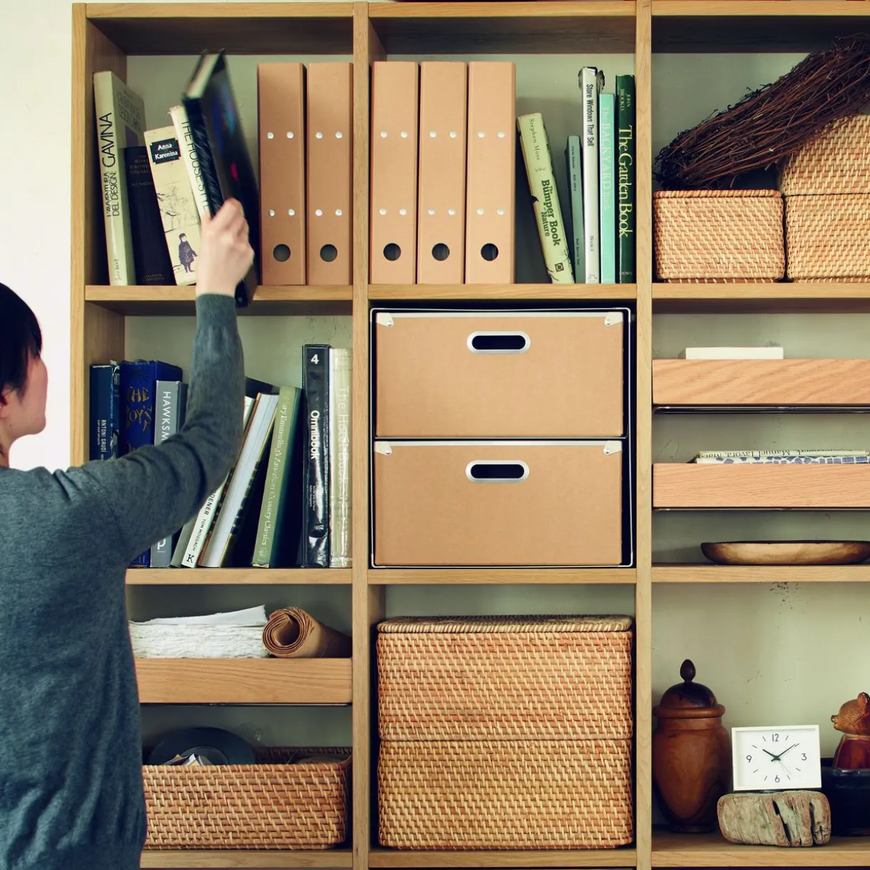 Étagère étroite en chêne ‐ 5 niveaux (Dont Eco‐part. 2,80 €)