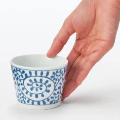 Tasse à saké en porcelaine Hasami - Motif arabesque