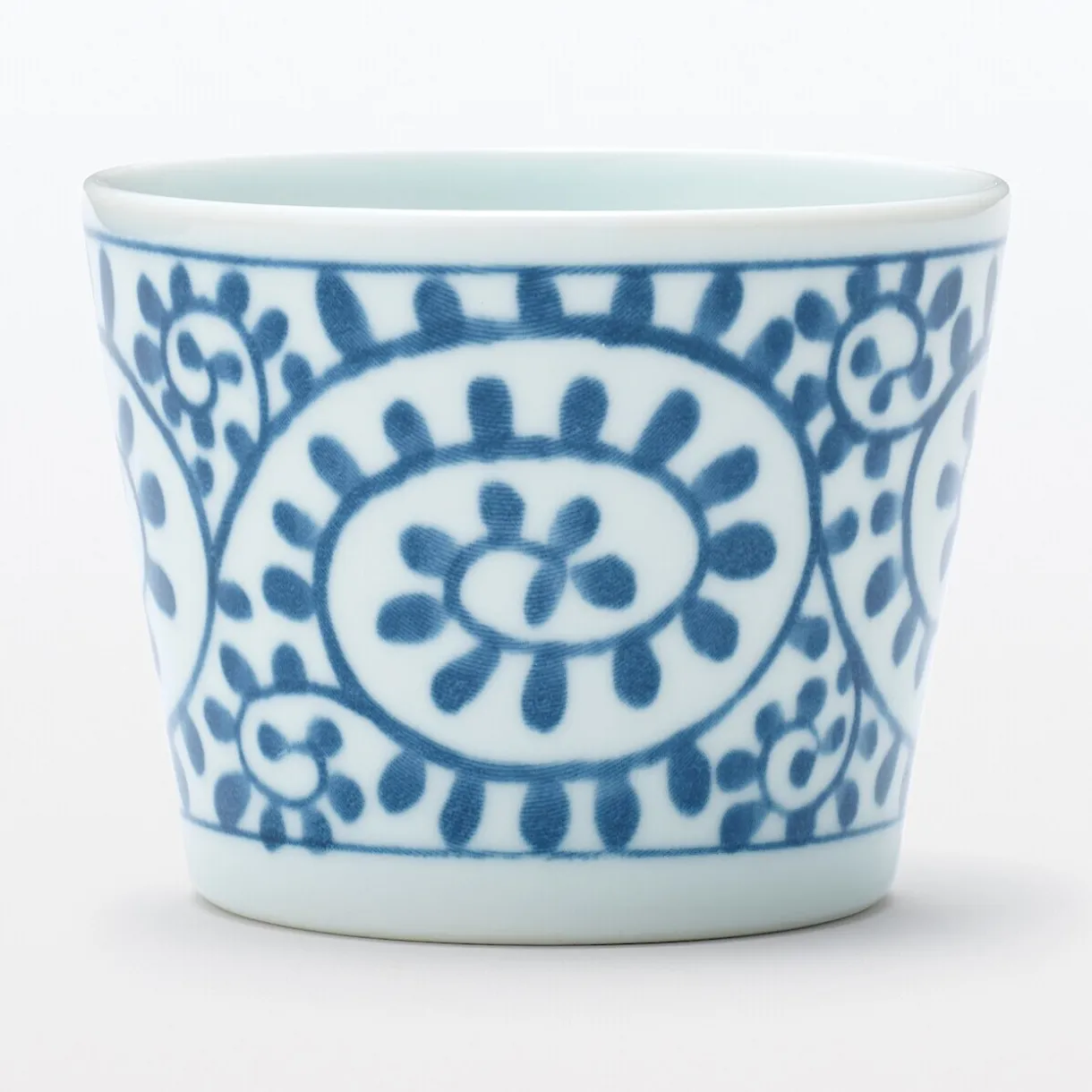 Tasse à saké en porcelaine Hasami - Motif arabesque