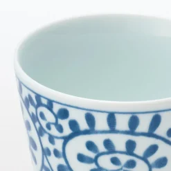 Tasse à saké en porcelaine Hasami - Motif arabesque