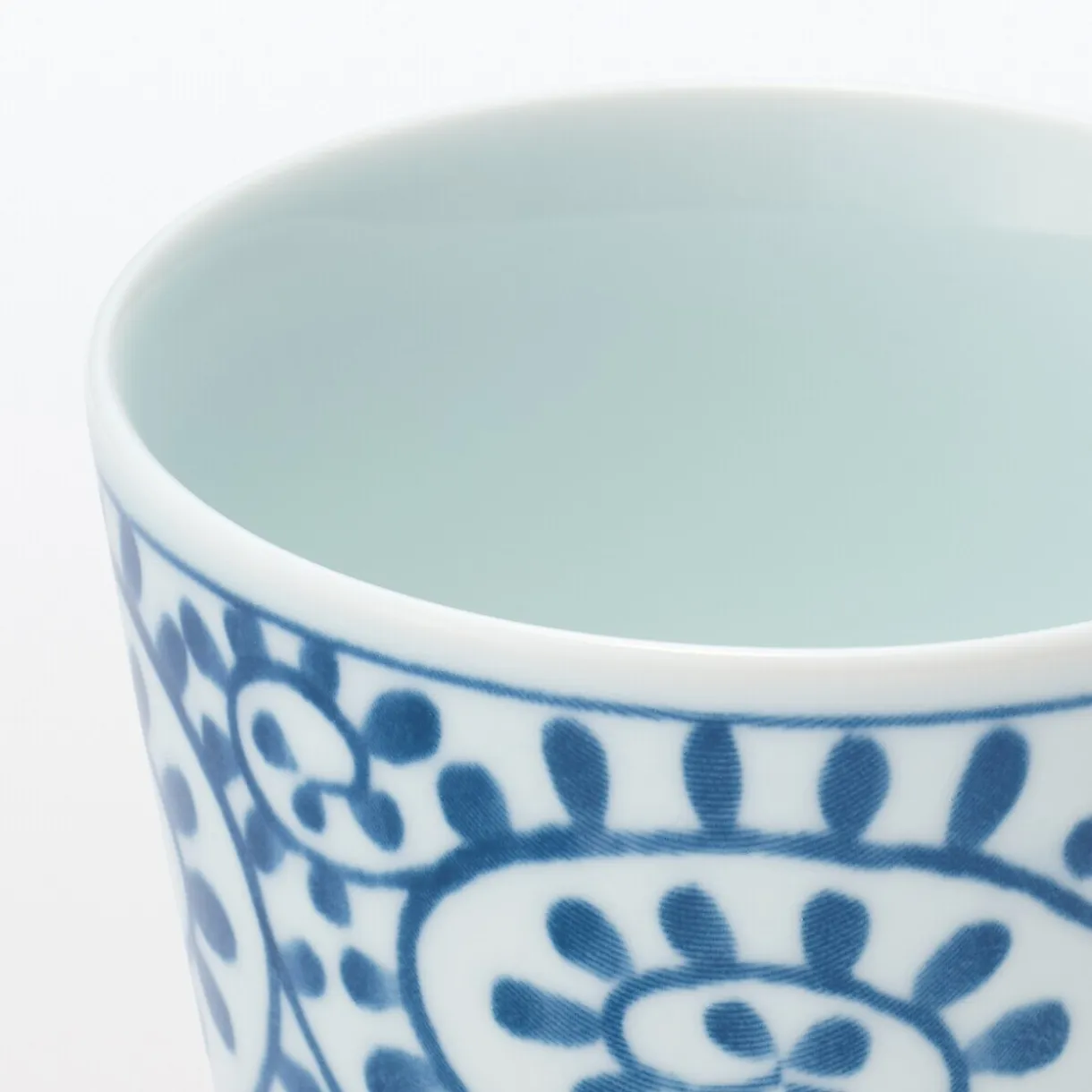 Tasse à saké en porcelaine Hasami - Motif arabesque