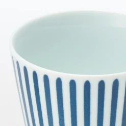 Tasse à saké en porcelaine Hasami - Motif rayures éventail