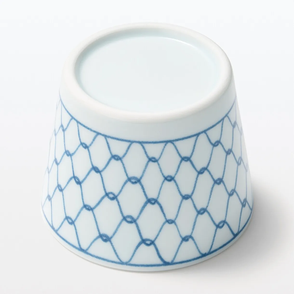 Tasse à saké en porcelaine Hasami - Motif maille