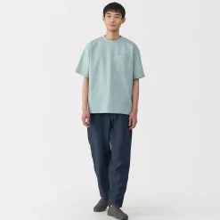 T‐shirt Cool Touch à poche coupe Relax pour homme.