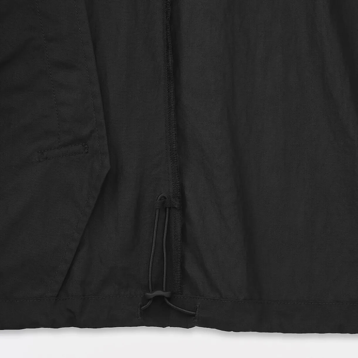 Veste à capuche déperlante et compacte en nylon pour femme