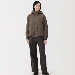 Veste à capuche déperlante et compacte en nylon pour femme